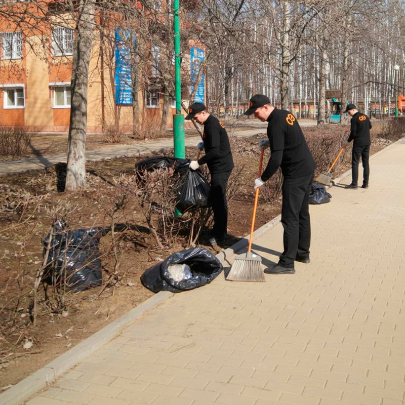 Уборка листьев в Иркутске